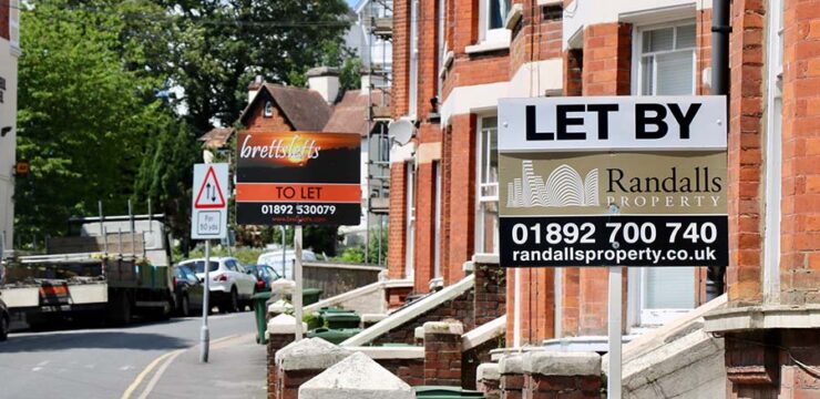 What’s the difference between end of tenancy and domestic cleaning?